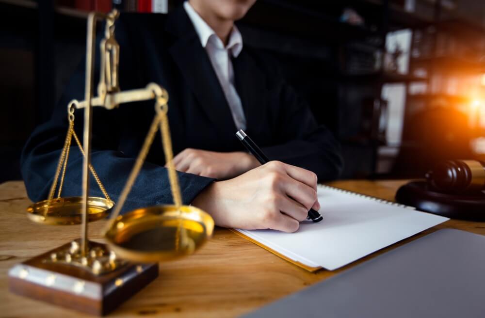 Study the Specialist or Professionalism of the Lawyer to be Selected