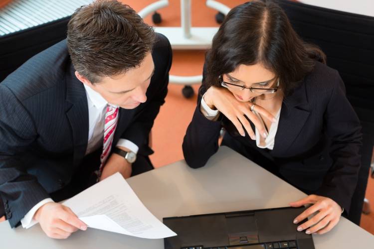 How to Tell If Your Lawyer Is Not Fighting for You