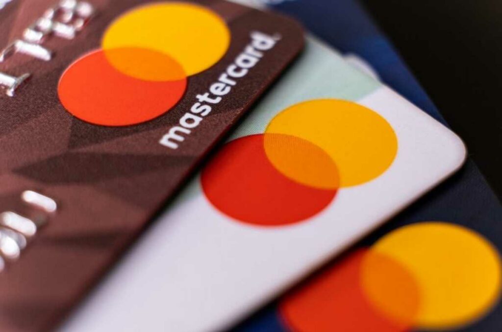 Disadvantages of Credit Card Stacking